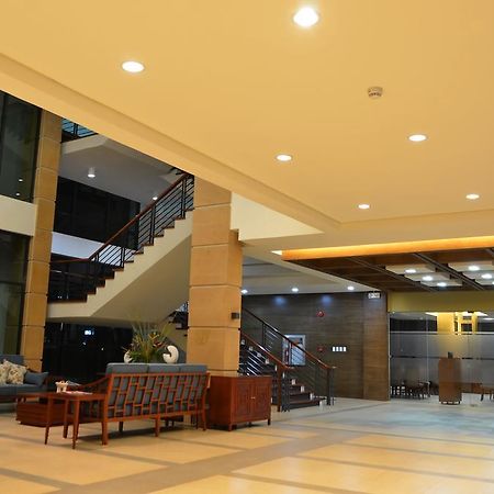 Rivermount Hotel y Resort Sarrat Exterior foto