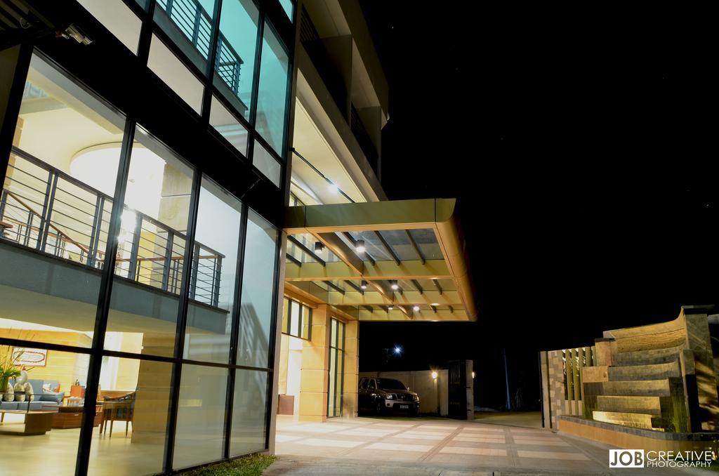 Rivermount Hotel y Resort Sarrat Exterior foto