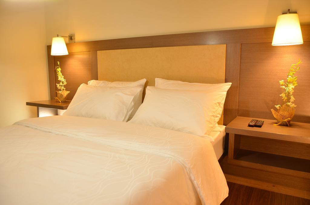Rivermount Hotel y Resort Sarrat Exterior foto