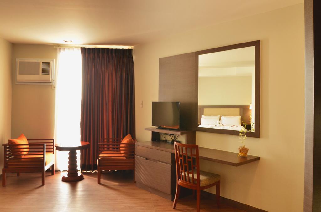 Rivermount Hotel y Resort Sarrat Exterior foto