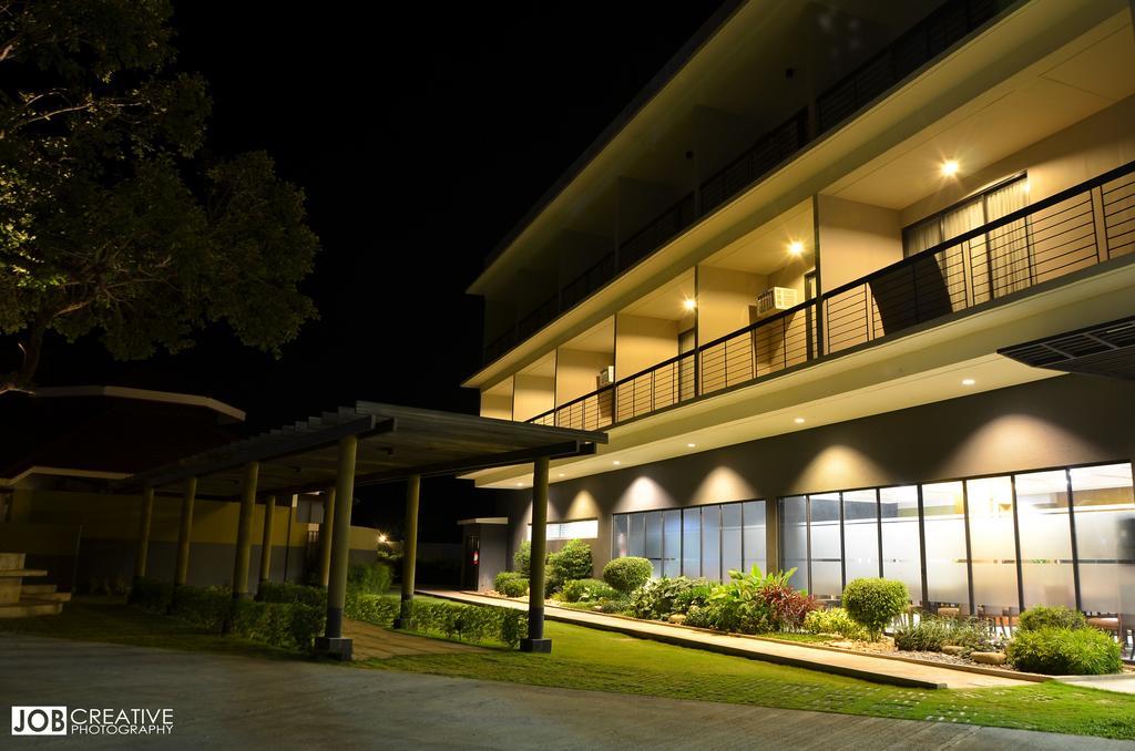 Rivermount Hotel y Resort Sarrat Exterior foto