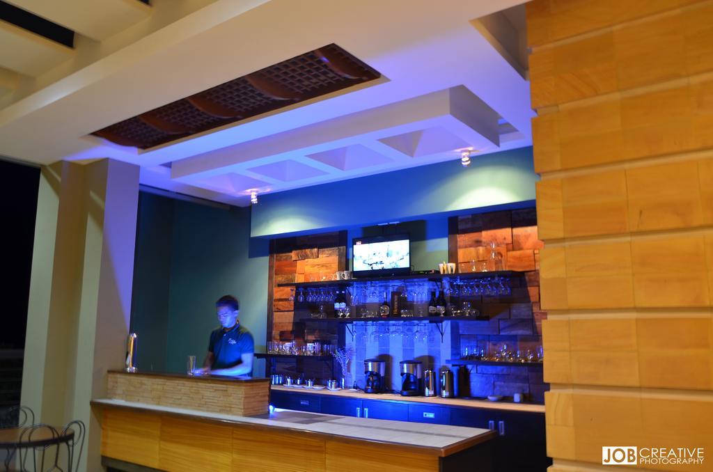 Rivermount Hotel y Resort Sarrat Exterior foto