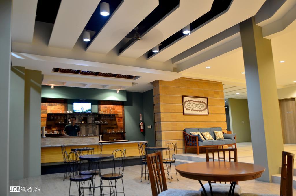 Rivermount Hotel y Resort Sarrat Exterior foto