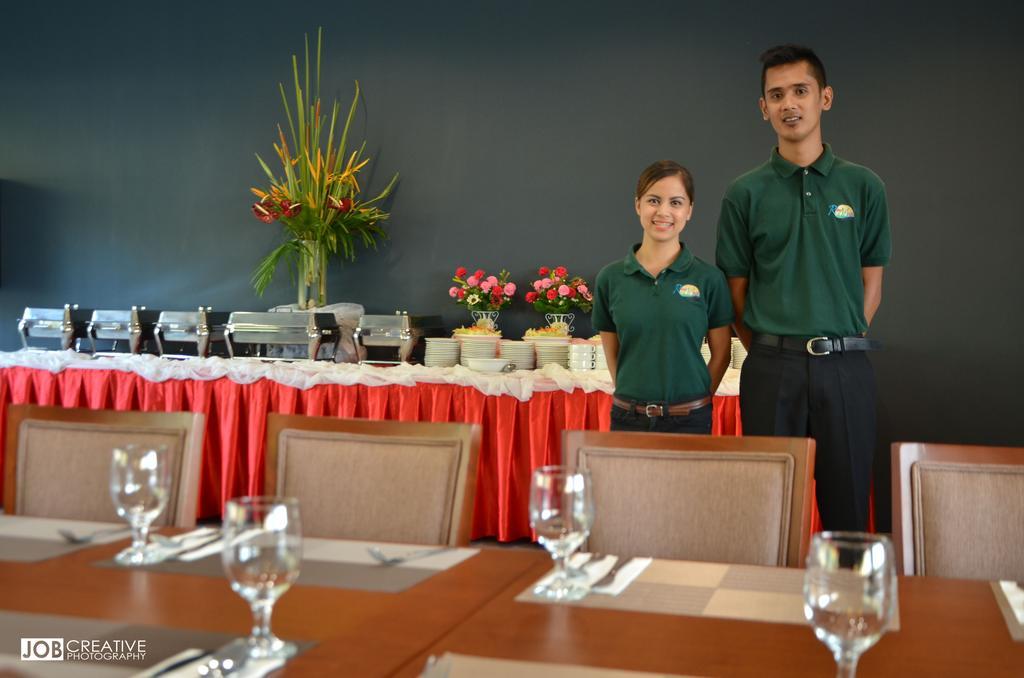 Rivermount Hotel y Resort Sarrat Exterior foto