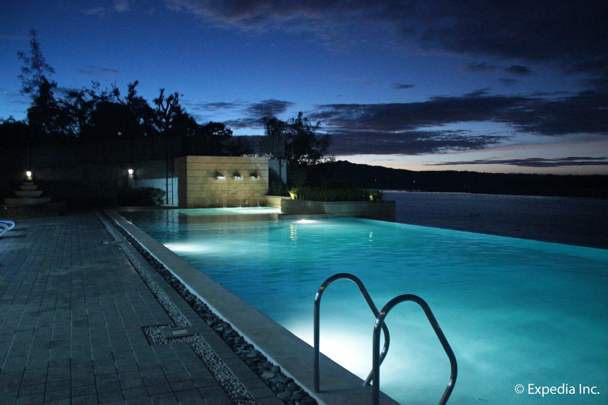 Rivermount Hotel y Resort Sarrat Exterior foto