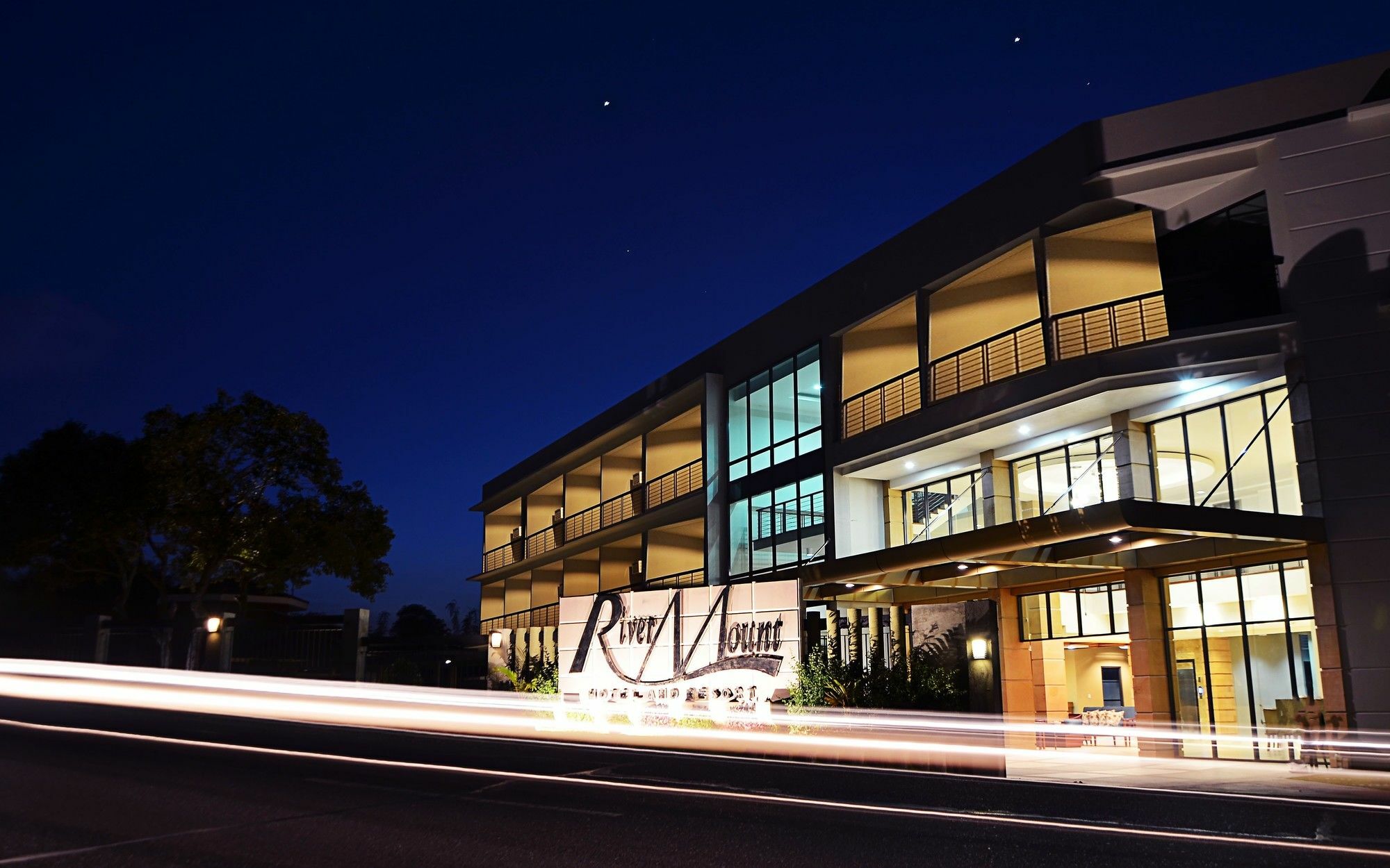 Rivermount Hotel y Resort Sarrat Exterior foto